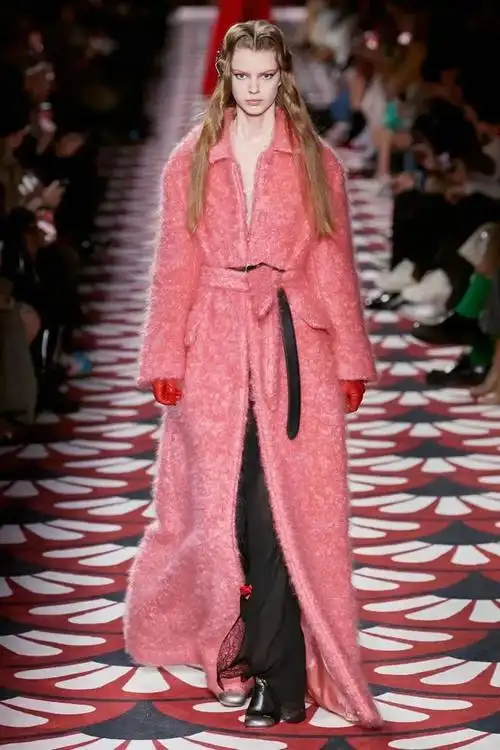 粉色的好看,与年龄无关|内搭|粉色系|芭比粉|薄荷绿_网易订阅