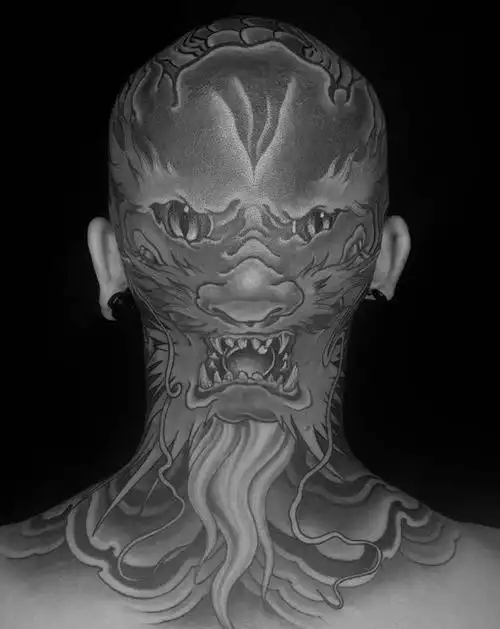 新传统龙头纹身图片_肩部颈部新传统龙纹身图案