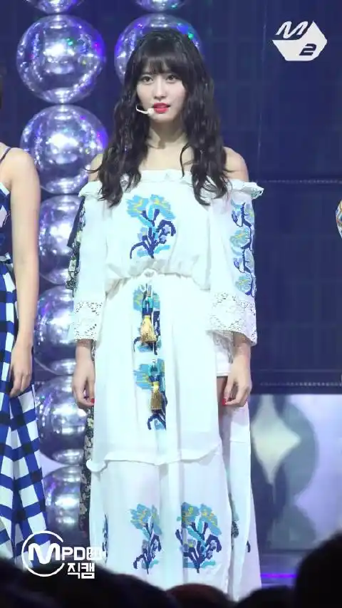 billie小糖豆今天和脚脚抱抱了吗的微博_微博