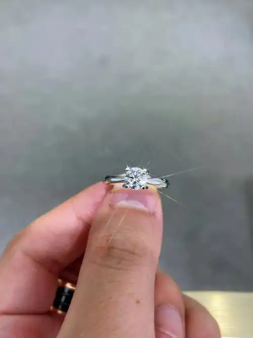 客定60分经典四爪牛头款钻戒