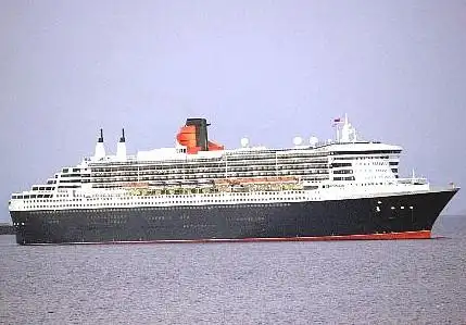 全球次大邮轮"玛丽皇后二号"载二千旅客抵港