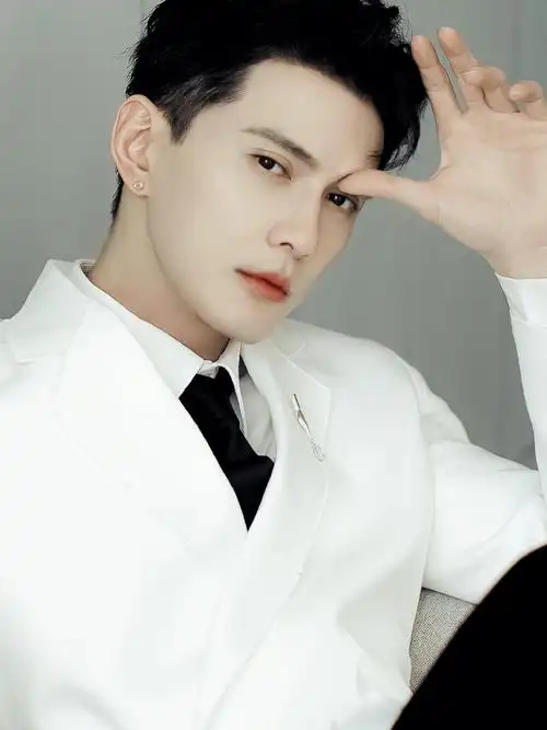 徐正溪  #徐正溪壁纸  #帅哥9:16原图在微博有,无水印