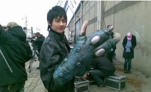 铠甲勇士趣闻:张建身高全员最低,丑将是副导演,基地餐厅一条龙