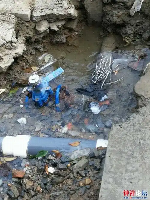 浪费大量水资源谁来管管