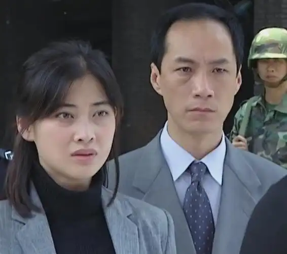 朱时茂26年前的春晚,谁注意到他身边的女孩?今火得一塌糊涂