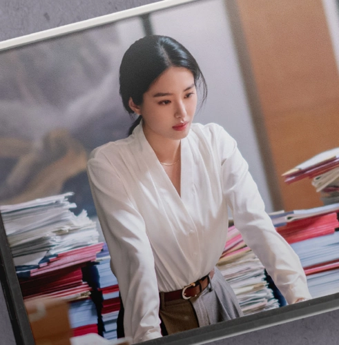 《大江大河2》:杨采钰的复古职场穿搭有多绝?每一套都想搜同款