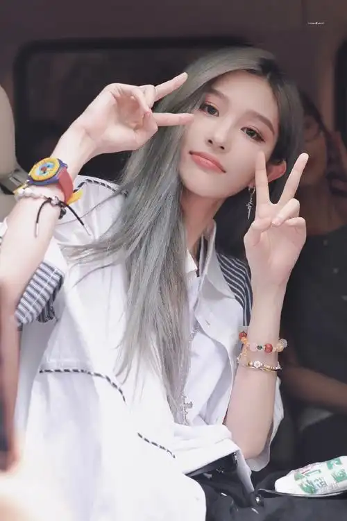 王奕超话383936333635 下班05@snh48-王奕#浩瀚宇宙王