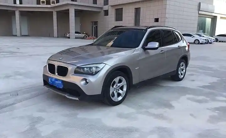 30万 银色 xdrive28i 豪华型_宝马x1二手车 - 小猪二手车