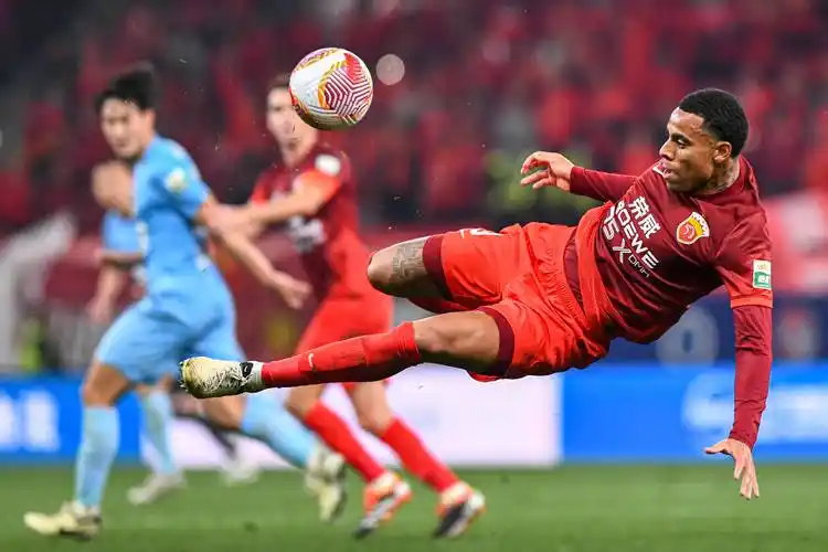 体坛联播|c罗帽子戏法创历史,阿隆索刷新德国足球不败纪录