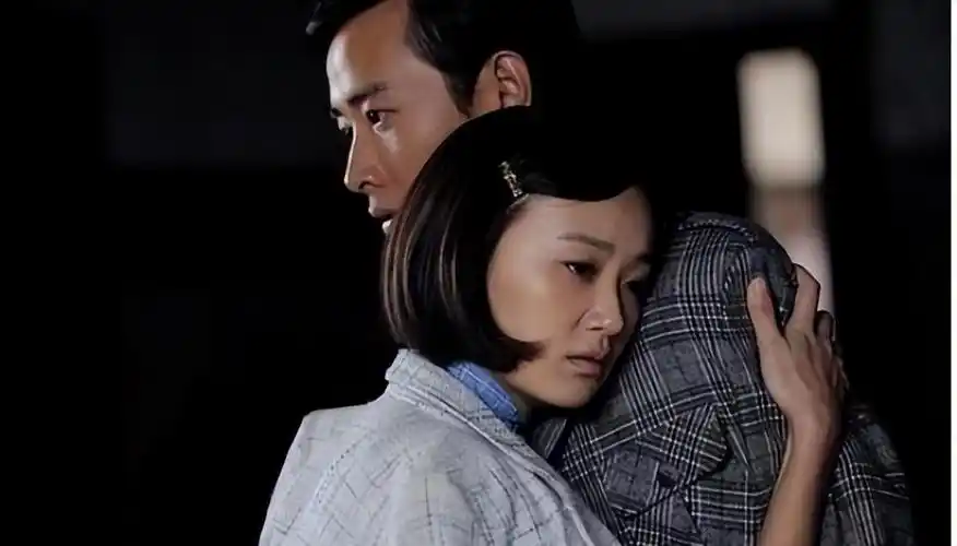 回顾苗圃被王大治追求和罗晋传绯闻为何转身嫁给大19岁的富商