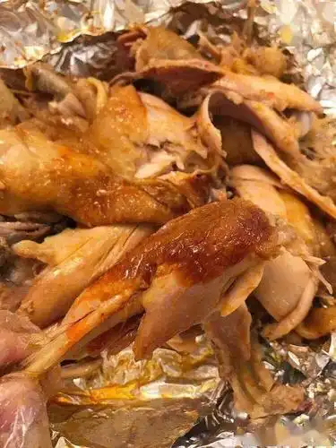 打开微信扫一扫,找锡纸鸡新增菜品酸菜鱼,柠檬鱼,麻辣水煮鱼,小份65