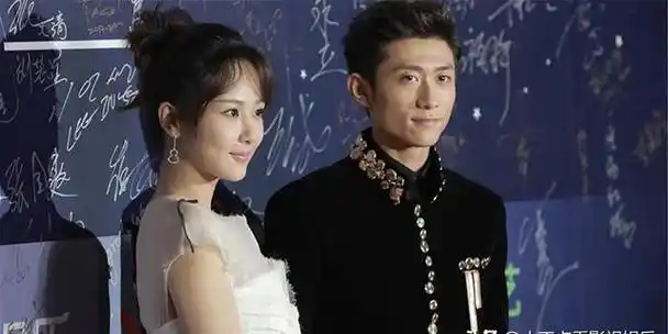 张一山和杨紫是中国国内著名的童星出生背景,两人从小就合作过多部