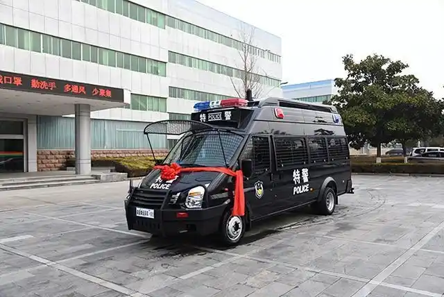 特巡警轻骑森源鸿马防暴巡逻车
