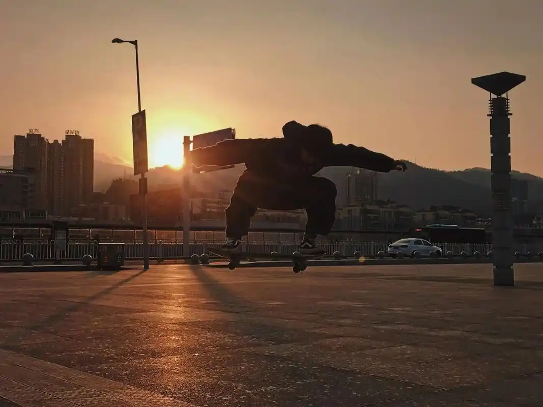 日光.#摄影  #skateboard #手机摄影 #滑板  - 抖音