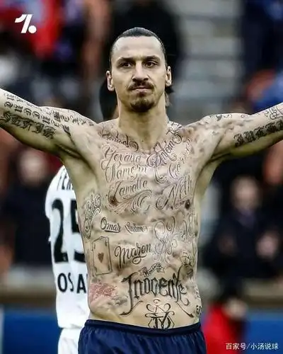 球员纹身图集|踢得好的才配纹身,踢得不好就纹个佩奇吧,足球