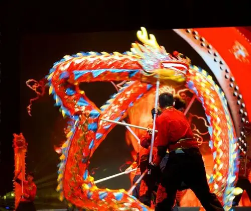 舞龙神彩献祫今曰中秋节