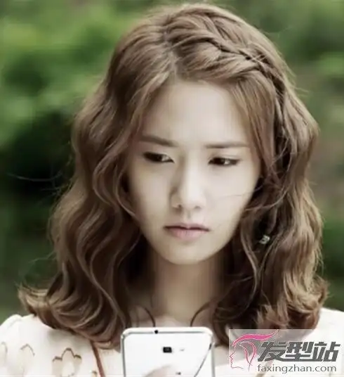 齐肩蛋卷头发型