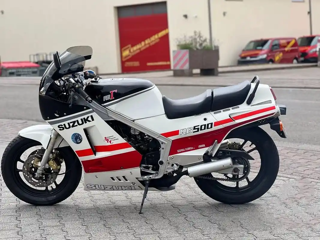 suzuki rg500