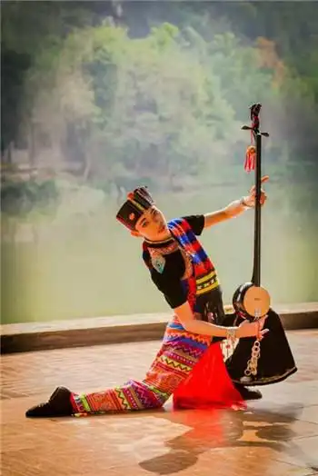 天琴之美 演绎壮族文化新活力-天津传媒学院(原天体运动与文化艺术