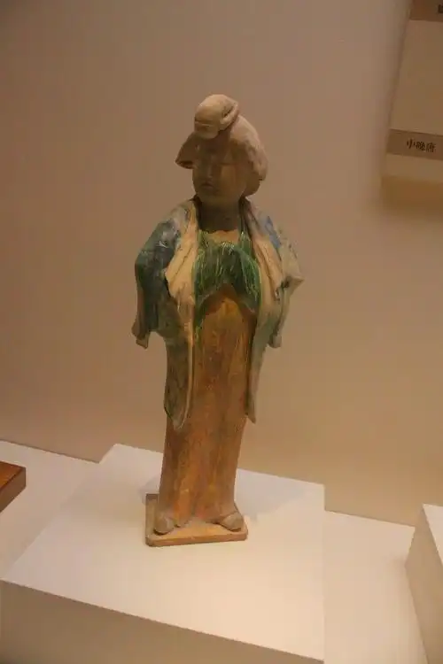 女陶俑  唐 开元二十八年(公元740年)  1957年陕西西安鲜于庭诲墓出土