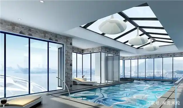 拥有全景视野与宽敞空间的轻奢别墅