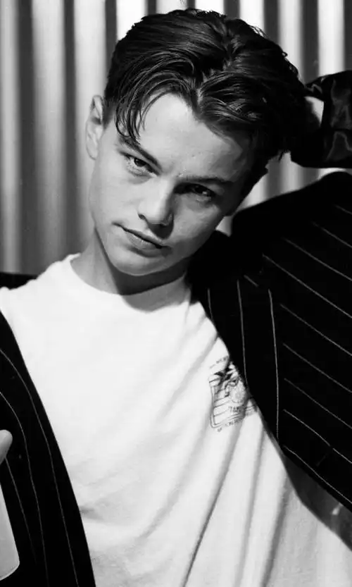 盘点4款男神小李子的经典「中长发发型」,冬天就别再剪寸头了吧