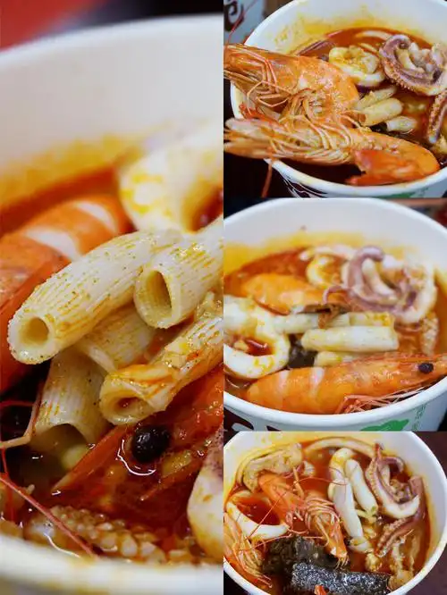 原创春节到厦门八市吃小吃这家沙茶面和手撕鸡排队也要品尝