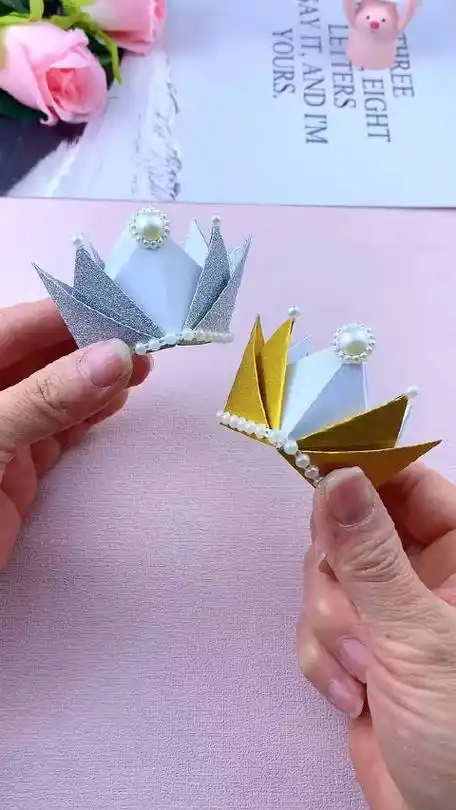 做个迷你小皇冠送闺蜜,ta一定会喜欢的.#手工 #秒懂创意的微博视频