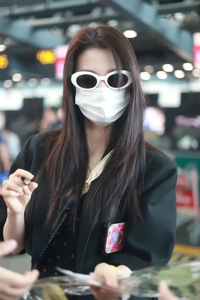 王楚然 #机场 - 抖音