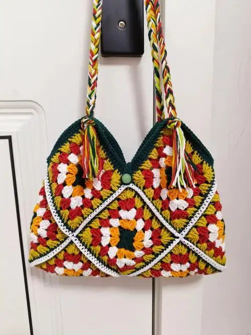 到底是年岁大了,以前完全不喜欢的颜色现在看着也顺眼了#钩针包包