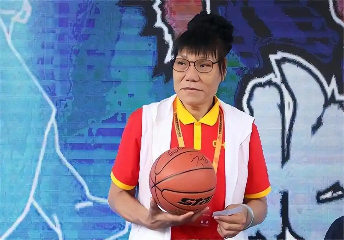 56岁郑海霞现身衢州,无儿无女,双腿严重变形,丈夫已消失多年