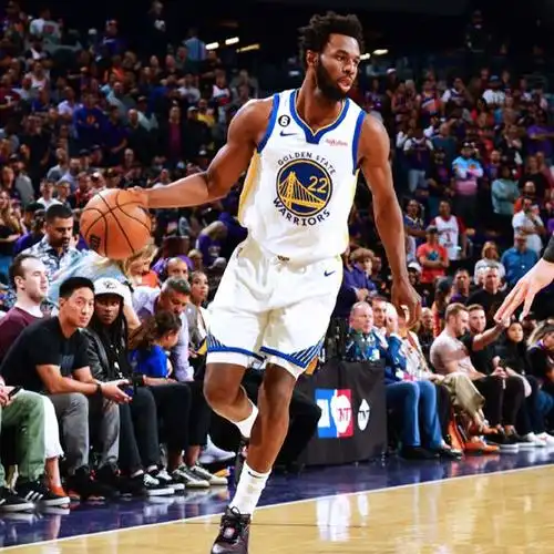 三分7中2,得到16分6篮板3助攻1抢断|安德鲁·维金斯|勇士|投篮_新浪