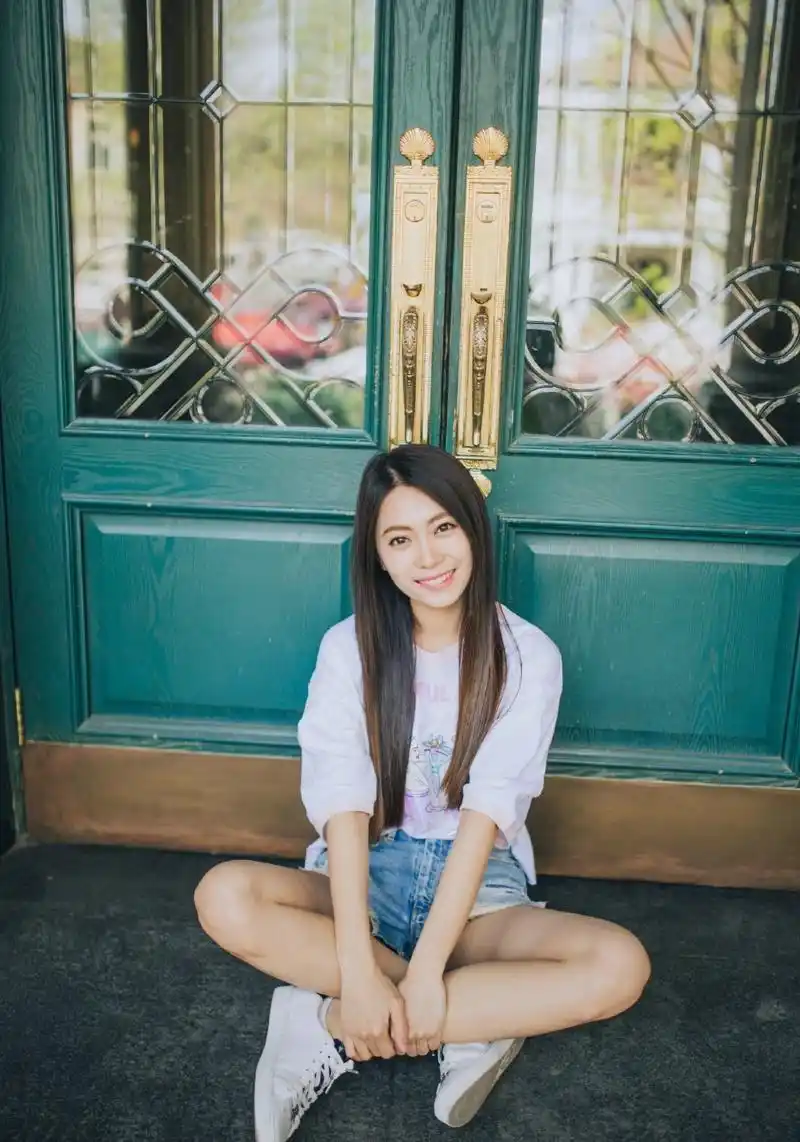 清新氧气美女日常街拍生活照