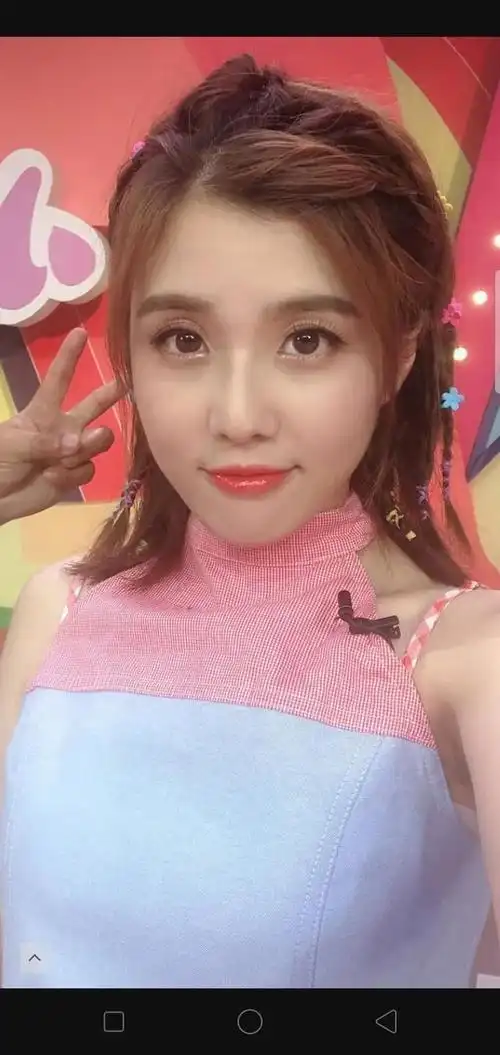 齐鲁电视台主持人乐乐罗情怡美图3