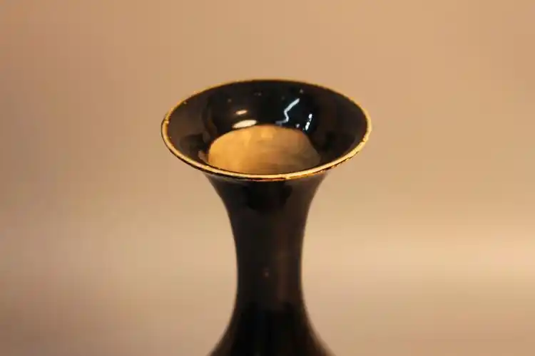 宝物藏心武昌红巷美术馆黑定一现即天价宋代定窑黑釉玉壶春瓶