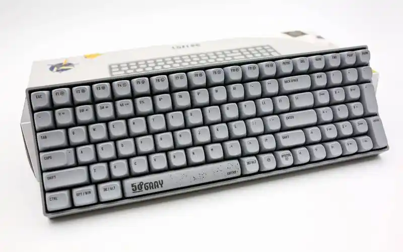 100键机械键盘的"巧而美"——lofree洛斐小翘键盘测评-识物