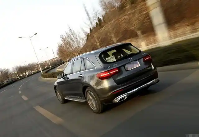 40万落地奔驰glc260l,深度试驾后,老司机说了一句心里话