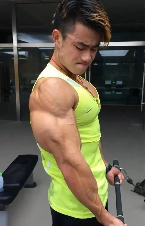 中国古典健美第一人劲爆肌肉加帅气颜值这才是男人最帅的样子