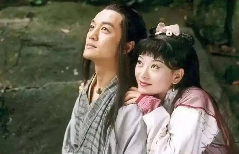 10版"岳灵珊"颜值对比:谁有实力成令狐冲最爱,谁颜值不够凑数