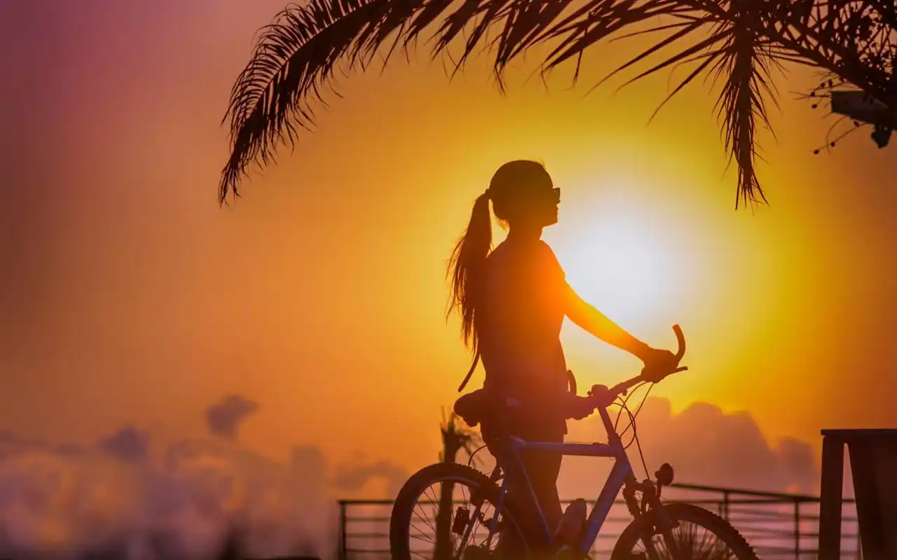 清新自然欧美美女高清桌面壁纸下载