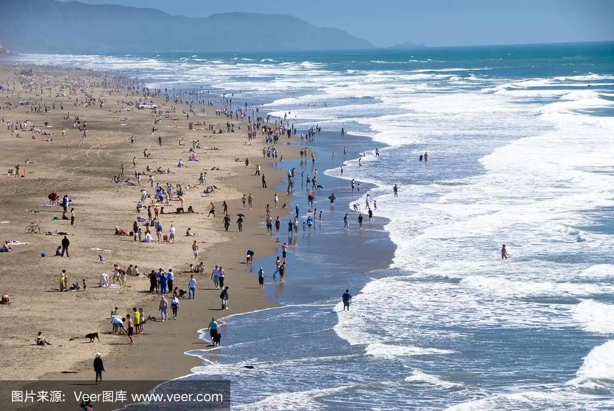 拥挤的海滩