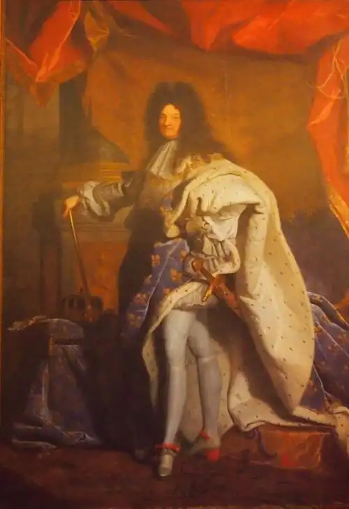 在阿波罗厅里,我们能见到路易十四最著名的肖像.