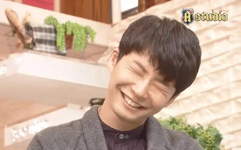 2015年,星野源自己创作并演唱的单曲 《sun》,被选为了日剧《怦然心碎