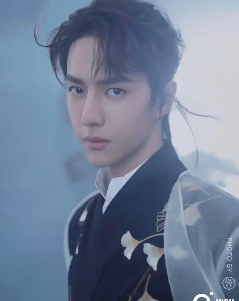 来看看陈漫镜头下的王一博国风大片新片,表现力什么水平?