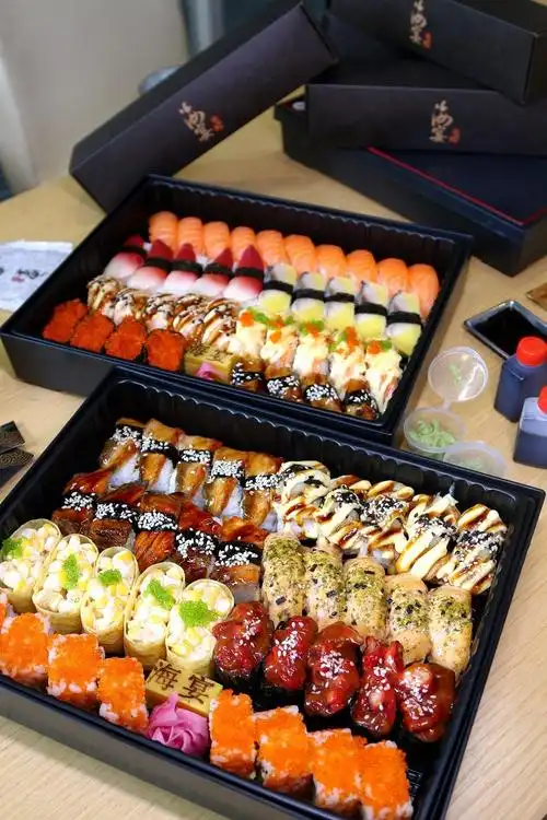 一条微信就可以配送到家的外卖寿司舔屏级寿司拼盘颜值惊人