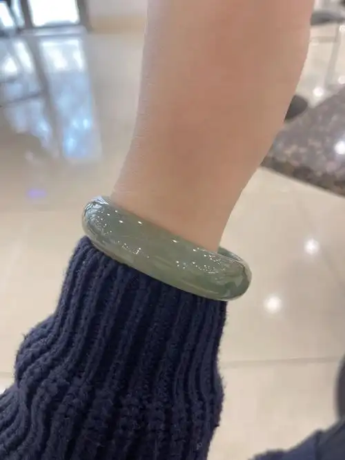 菜百的翡翠手镯