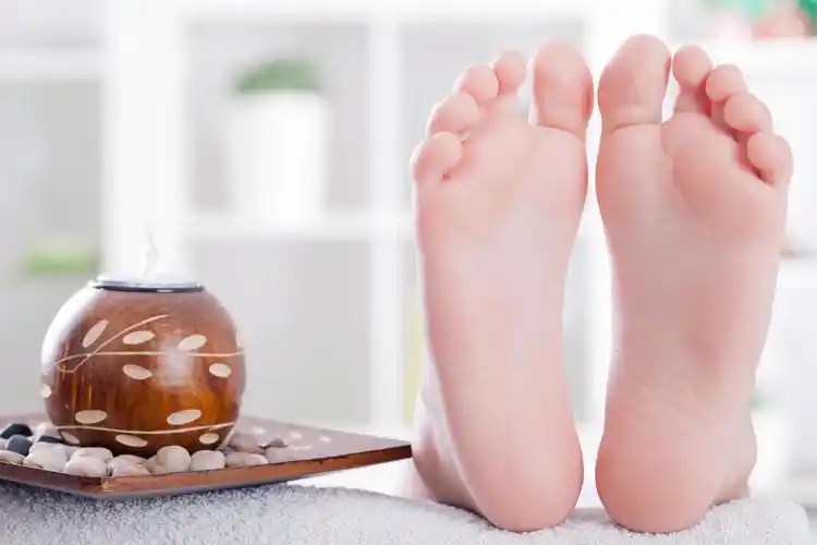 温泉治疗足疗按摩脚部