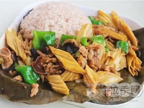 酸辣鸡杂盖浇饭萝卜猪肺推荐菜:江西南昌特色瓦罐煨汤店(港宝街店)