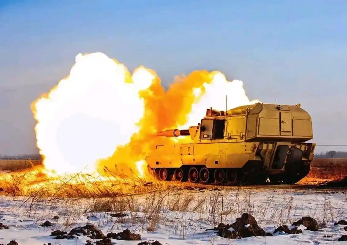 中国外贸plz-45a4型155mm自行火炮,外形比初代plz45漂亮了很多,火炮