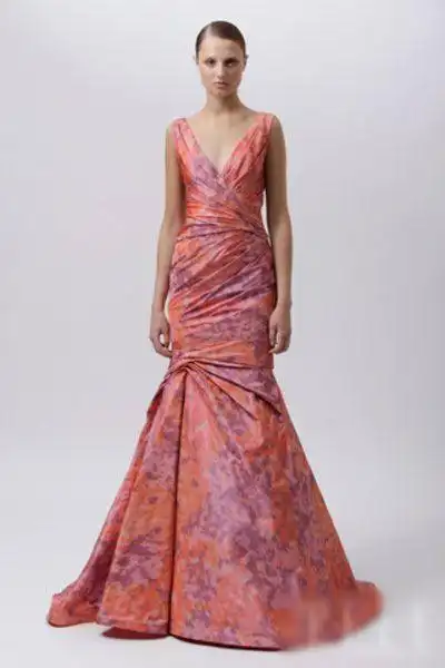 2011秋冬鲜艳出位 珊瑚红婚纱礼服亮色登场(2)